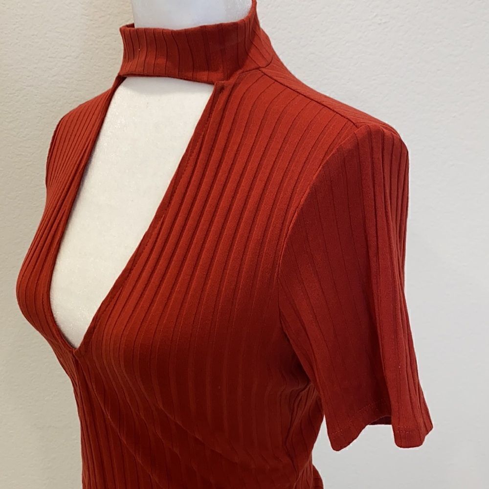 Express Top  - Picture 3 of 5